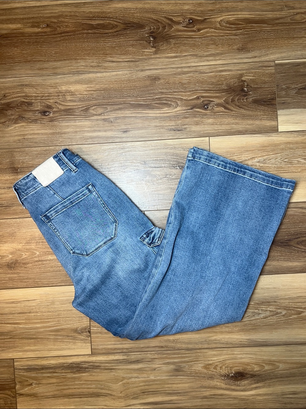 PAIGE Carly Wide Leg Cargo Jeans - Picture 9 of 11